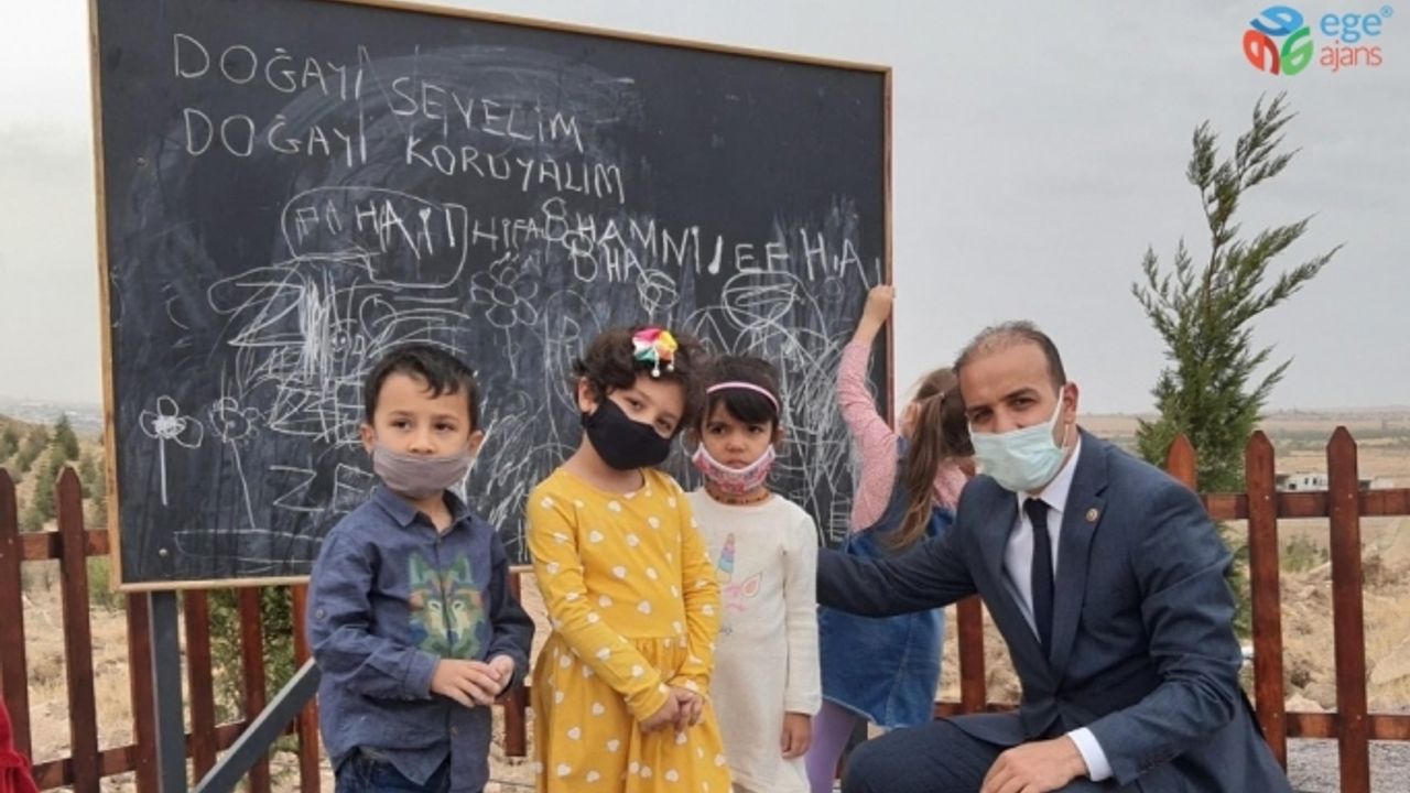 Hababam Sınıfı’ndaki sahne gerçek oldu, ormanda okul açıldı