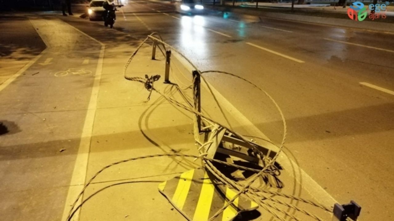 Kontrolden çıkan lüks otomobil defalarca takla attı: 3 yaralı