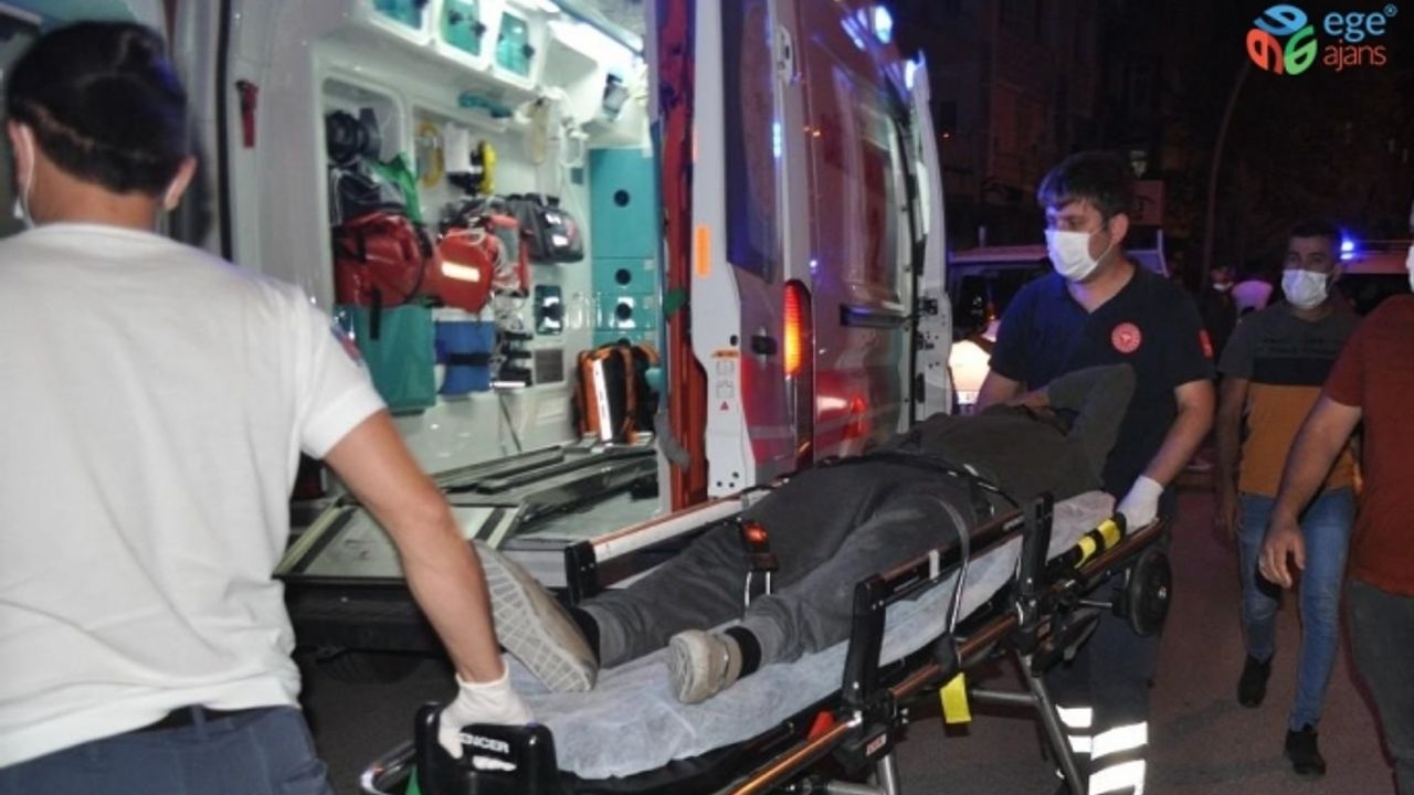 Tıraş olamaya gittiği berberde kör kurşunla yaralandı