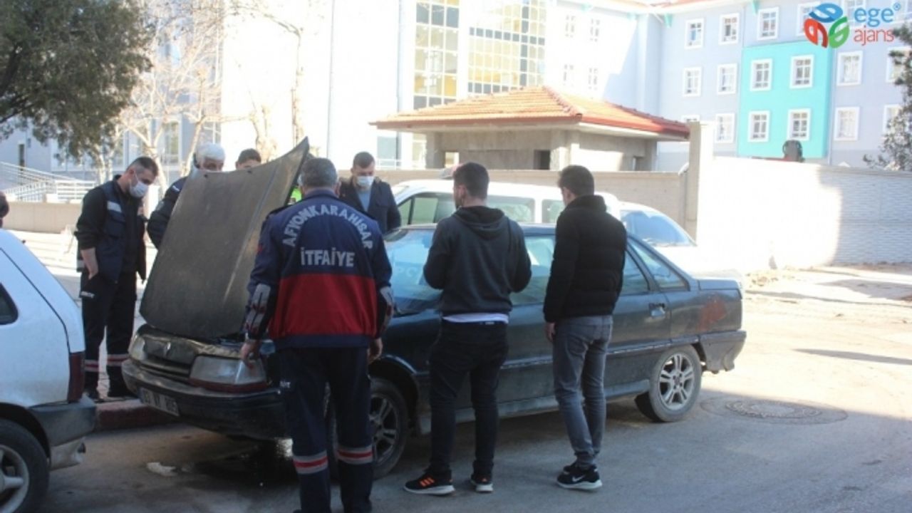 Araç yangını ihbarına giden polis hararet yapan otomobille karşılaştı