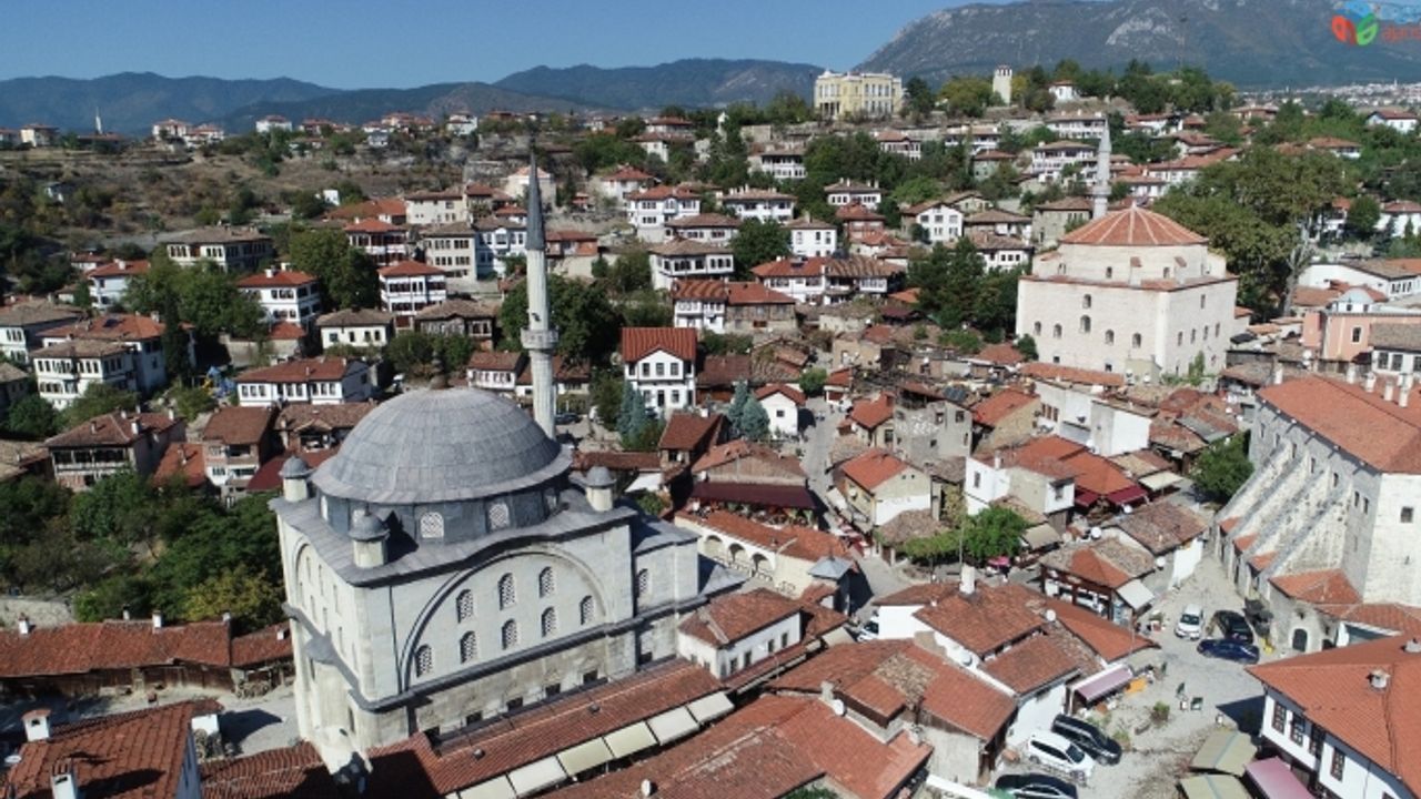 Asırlık camiler bu yılda teravih namazından mahrum kaldı