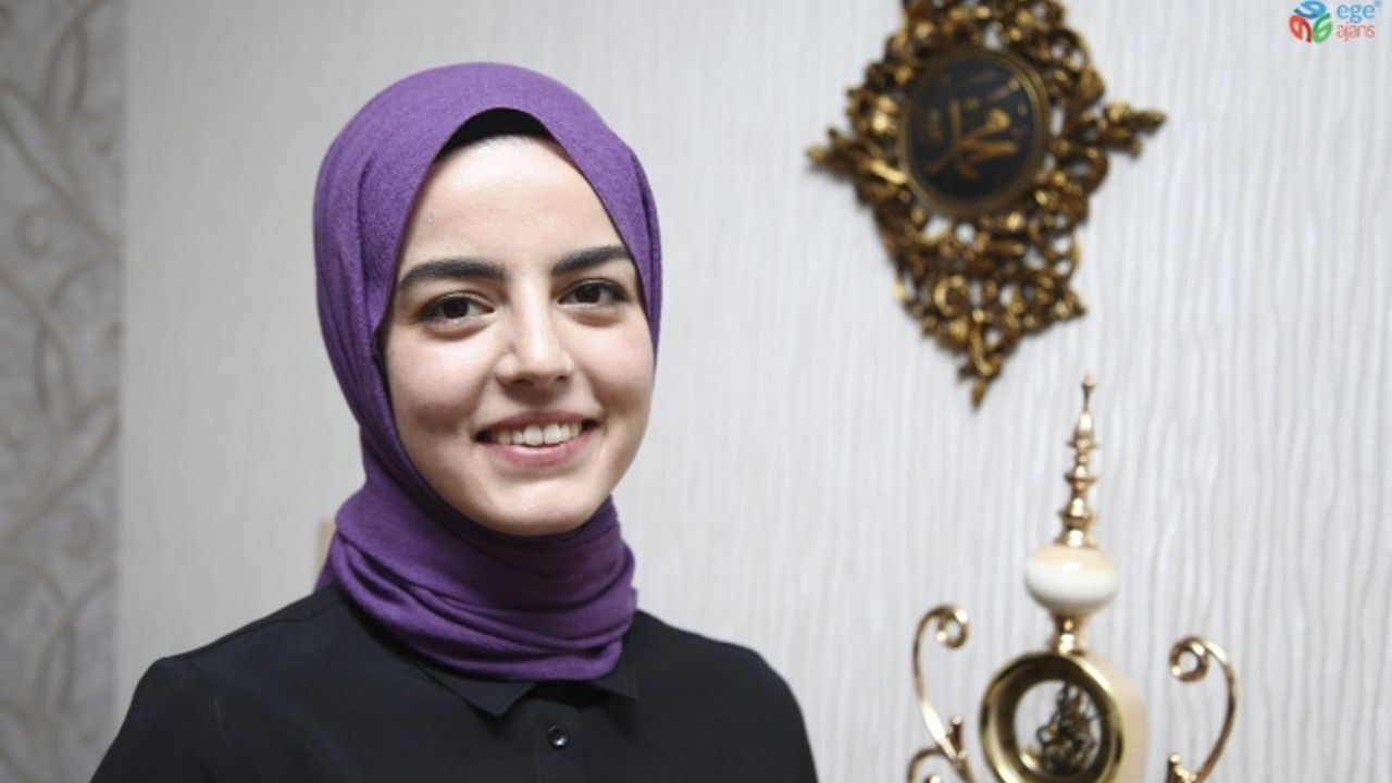 Bakan Koca’nın tweetini paylaştığı Sezgin: "Fahrettin Koca devreye girip annemi ikna etti"