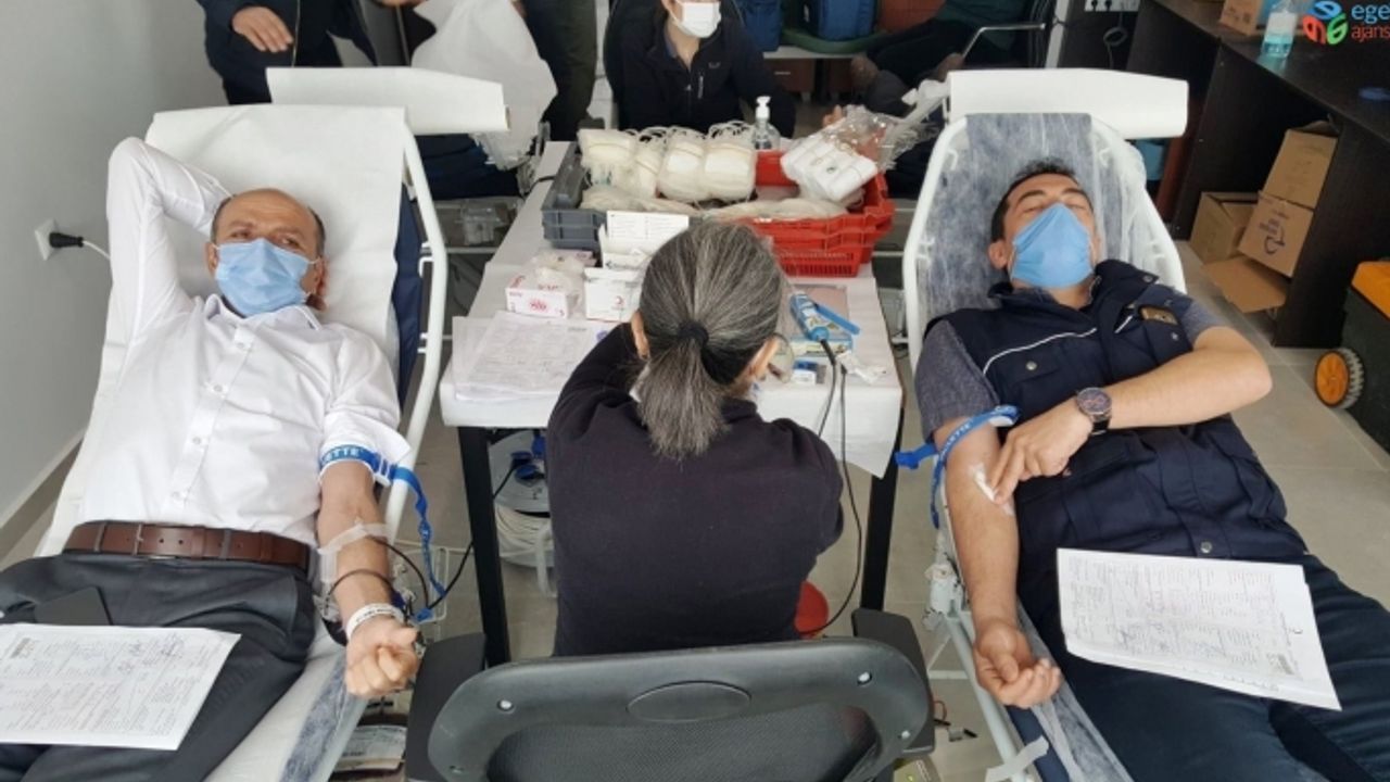 Kütahya Orman Bölge Müdürlüğü personelinden Kızılay’a kan bağışı