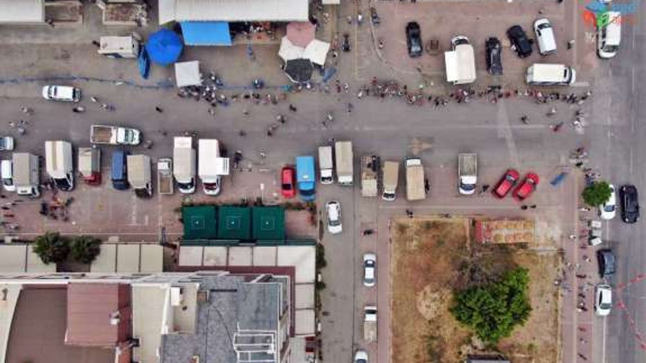 Yerleşik Rusların akın ettiği pazarda metrelerce HES kuyruğu