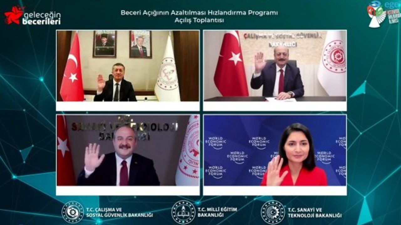 Bakan Selçuk: “Öğrencilerimiz 21. yüzyıl becerilerinin yanı sıra uygulamaya dönük bir program yapısına kavuşmuş oldu”