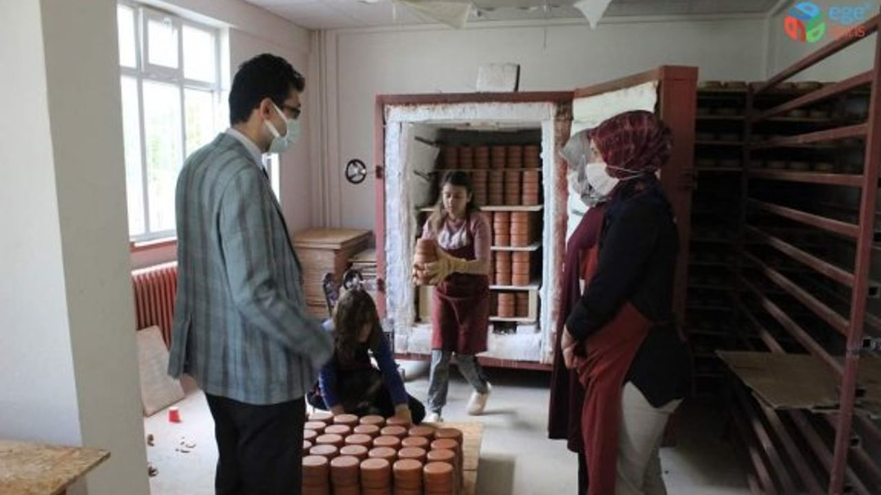 Kaymakam Kaçmaz Kadın Kooperatifi Üretim Atölyesi’nde incelemelerde bulundu