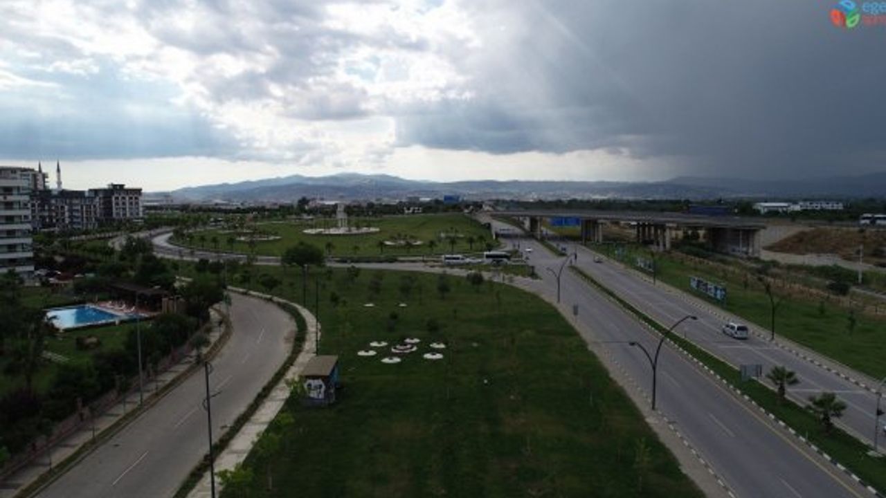 Manisa’nın giriş ve çıkışları yapılan peyzaj çalışmalarıyla güzelleşiyor