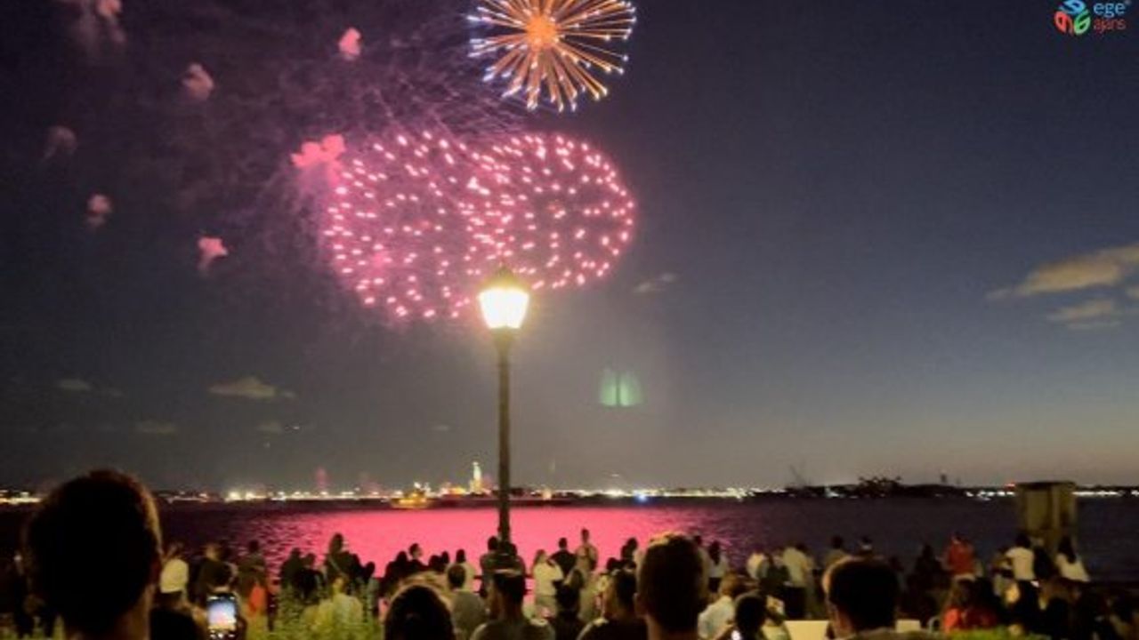 New York’ta korona virüs kısıtlamalarının kaldırılışını coşkuyla kutladı