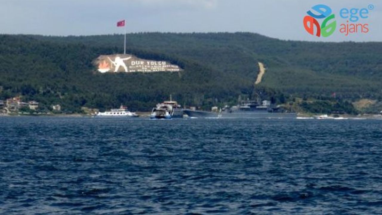 Rus savaş gemileri peş peşe Çanakkale Boğazı'ndan geçti
