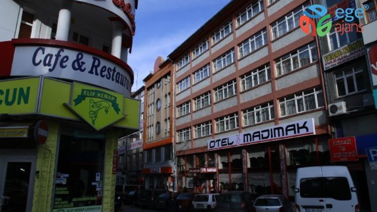 Sivas Katliamı üzerinden 28 yıl geçti: Madımak Oteli’nde neler yaşandı?