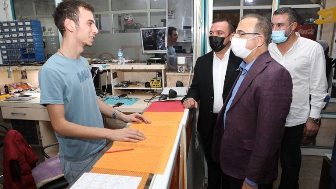 AK Partili Sürekli'den hizmet çıkışı: Seferihisar’a ‘Safarihisar’ diyorlar!
