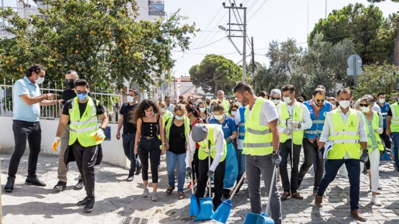 Başkan Soyer “Let’s Do it Türkiye” hareketine Foça’dan katıldı