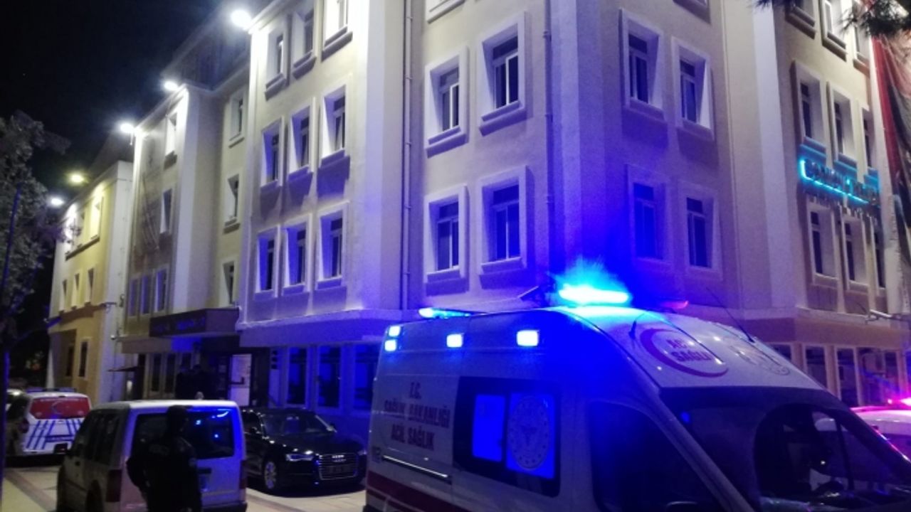 Bornova Belediyesi binasında intihar girişimi