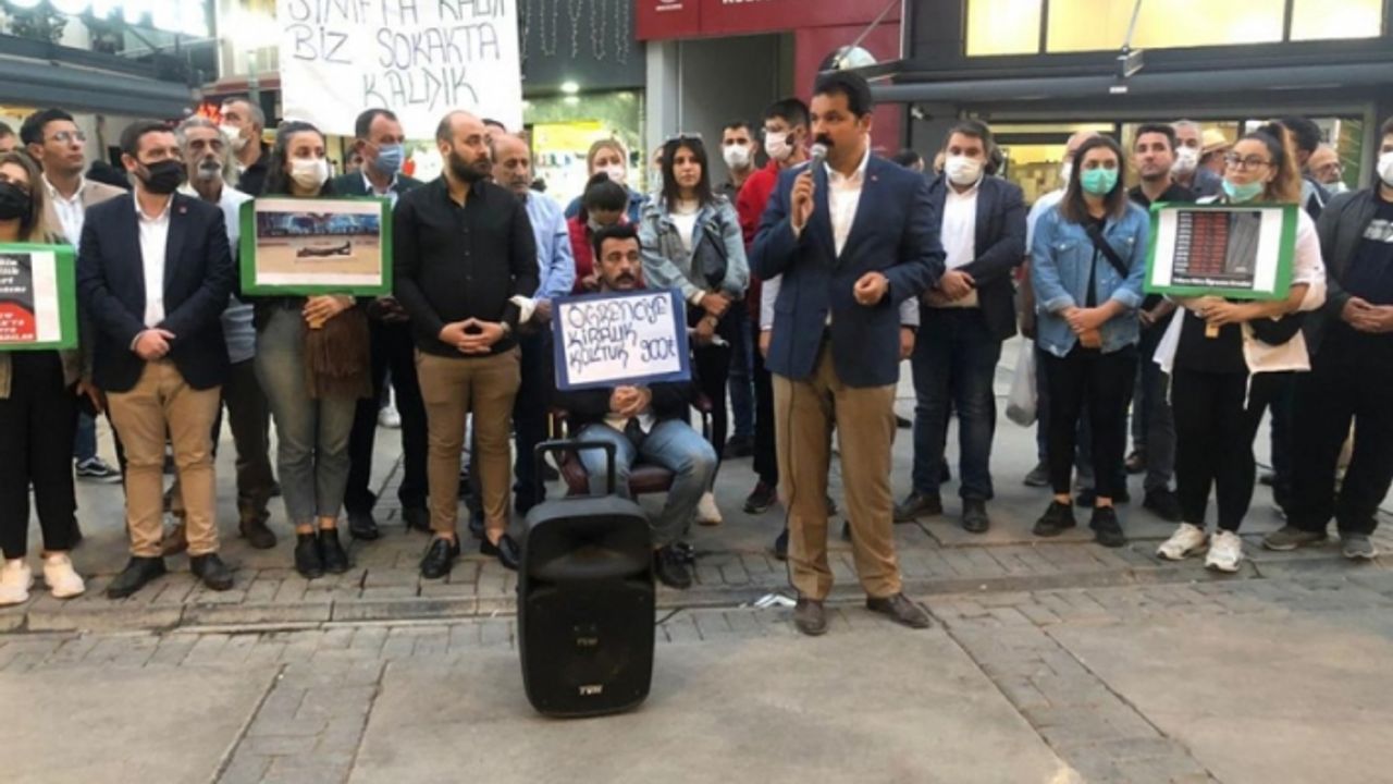 CHP Konak'dan hükümete tepki: Siz sınıfta, öğrenciler sokakta kaldı!