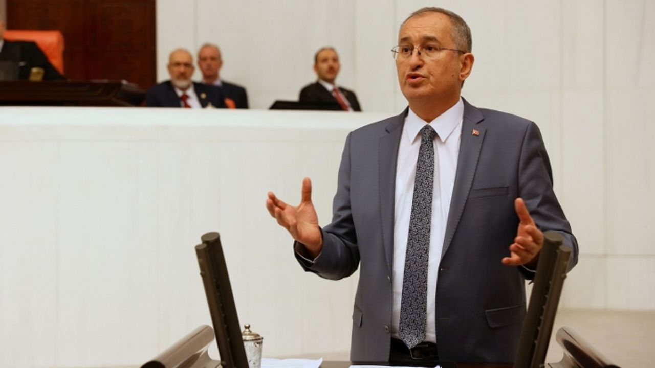 CHP’li Sertel: Saraylara harcanan para ile 84 bin kişilik 84 ayrı yurt yapılabilirdi