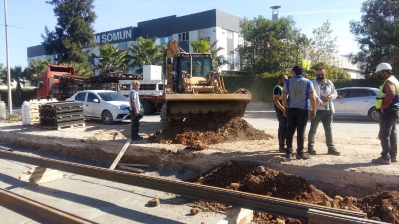 Çiğli Tramvayı inşaatı krizinde yeni gelişme: Büyükşehir o firmaya dava açıyor