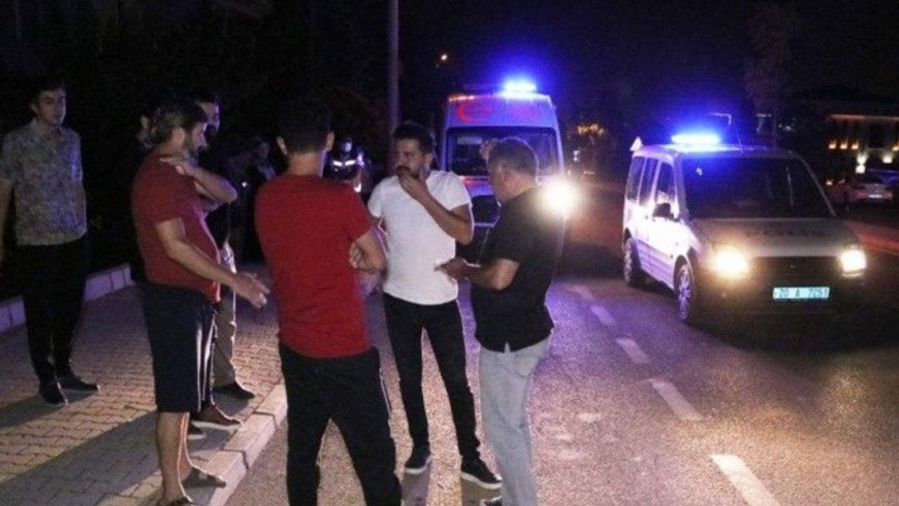 İzmir'de devrilen motosikletin genç sürücüsü hayatını kaybetti