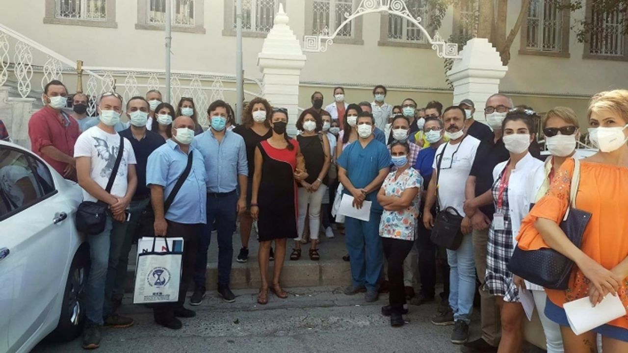 İzmir'de iki gün iş bırakan 800 aile hekimine soruşturma açıldı