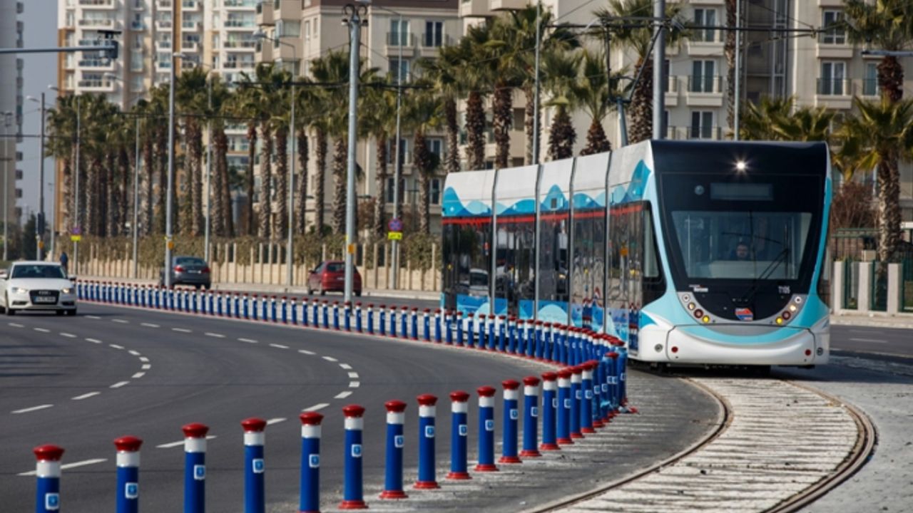 İzmir toplu ulaşıma dönüyor: Ortalama 1,5 milyon kişi taşındı