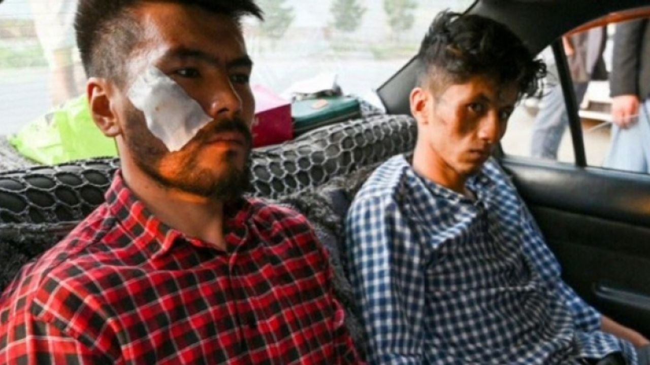 Taliban iki gazeteciyi feci şekilde darp etti