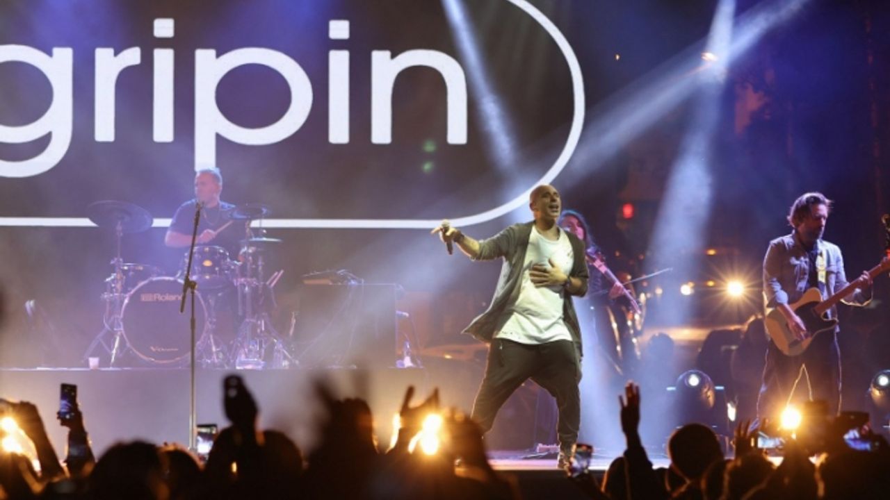 Binlerce İzmirli Buca’da Gripin konserinde buluştu