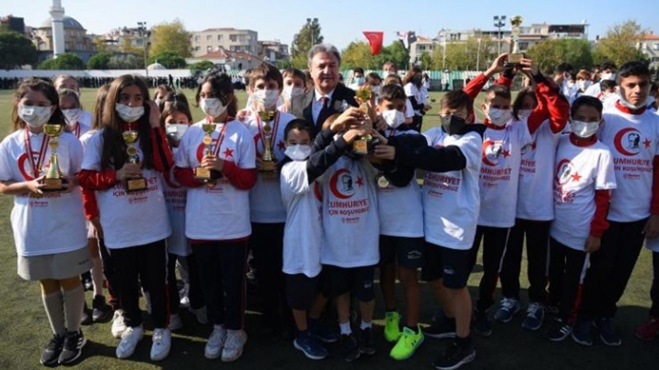 Bornova’da 29 Ekim coşkuyla kutlandI