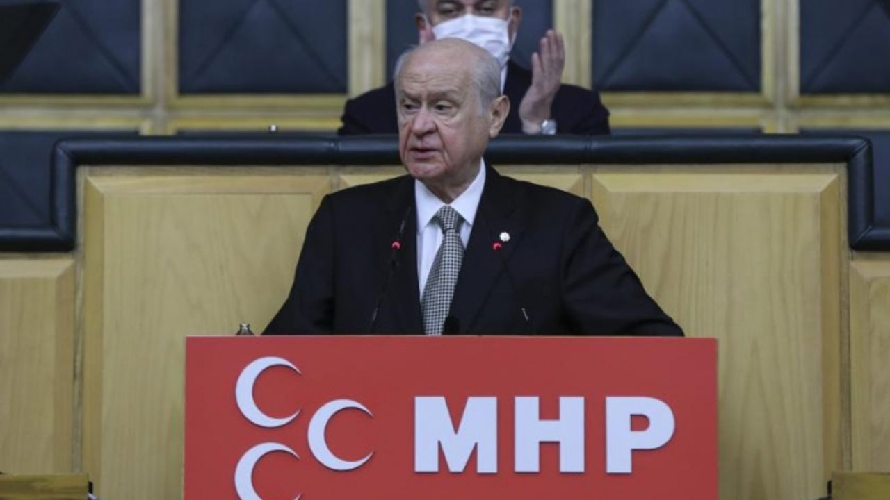 İzmir Barosu'ndan AYM'ye çağrı: Yargı tehdit karşısında sessiz kalmamalı!