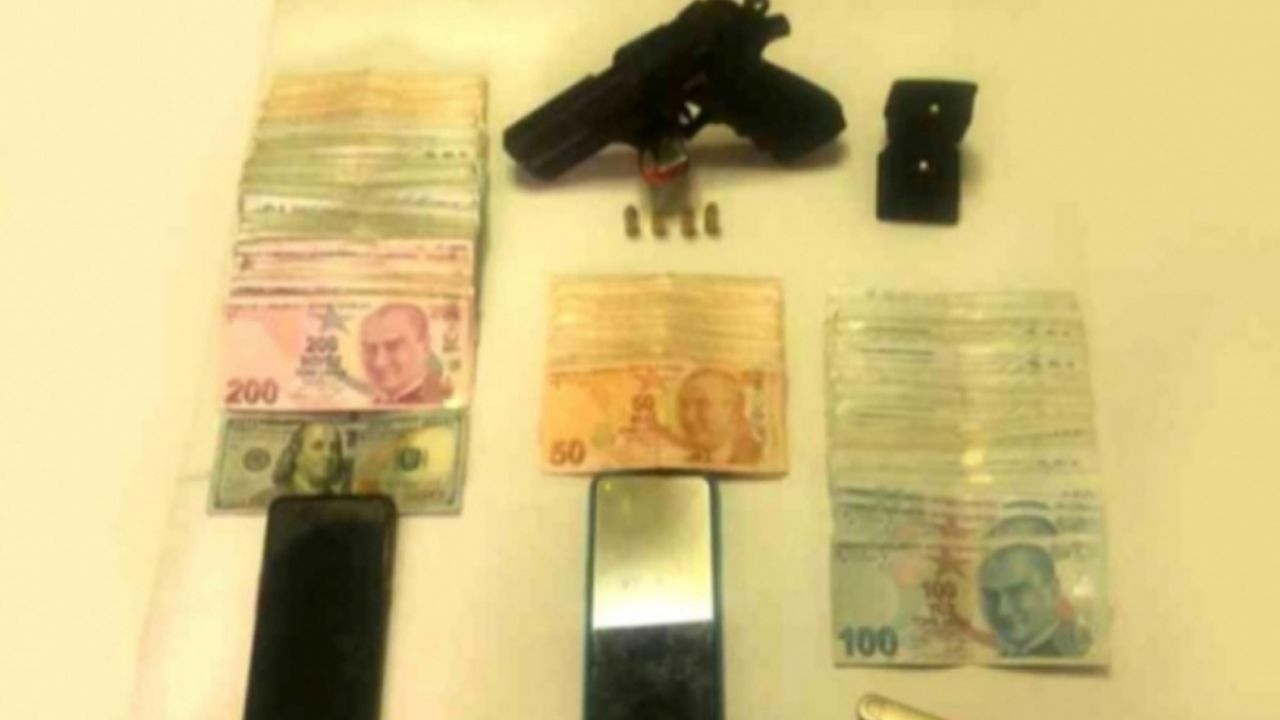 İzmir'de 'organize işler'i aratmayan gasp: 2 gözaltı