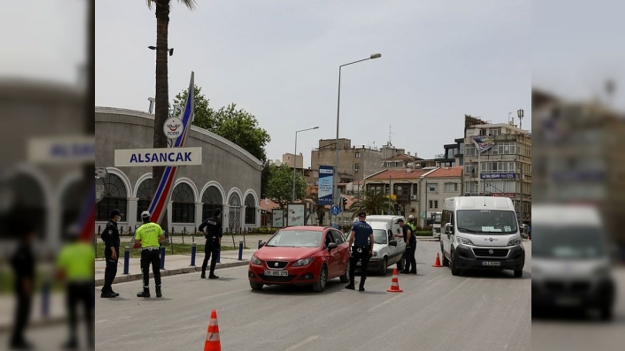 İzmir'deki trafik denetimlerinde ceza yağmuru!
