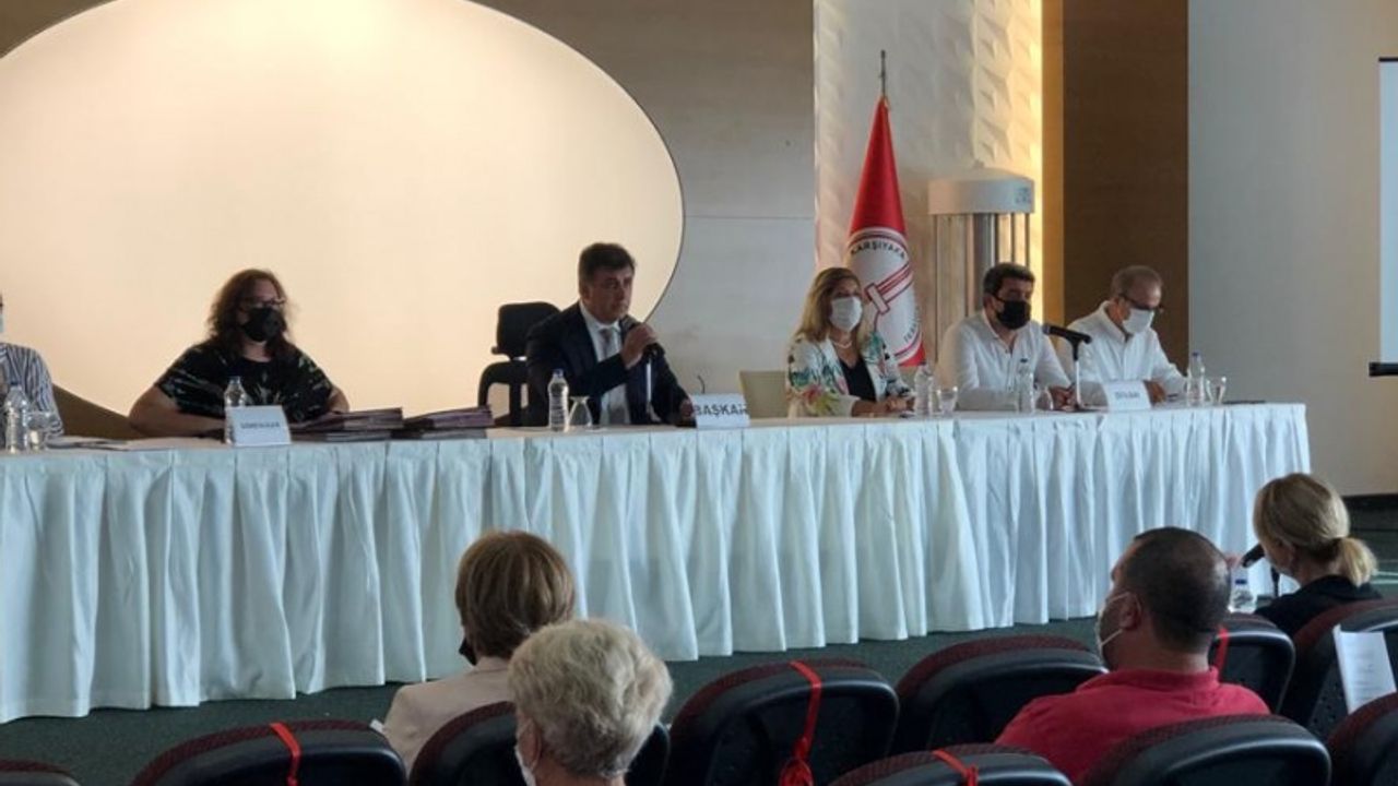 Karşıyaka Meclisi’nde yoğun mesai: Emsal artışı ve bütçeye onay çıktı!