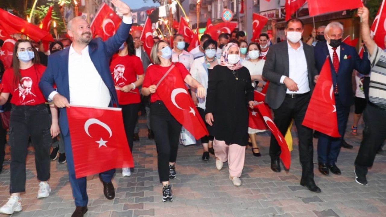 Menemen'den 29 Ekim'e bol açılış ve konserli kutlama