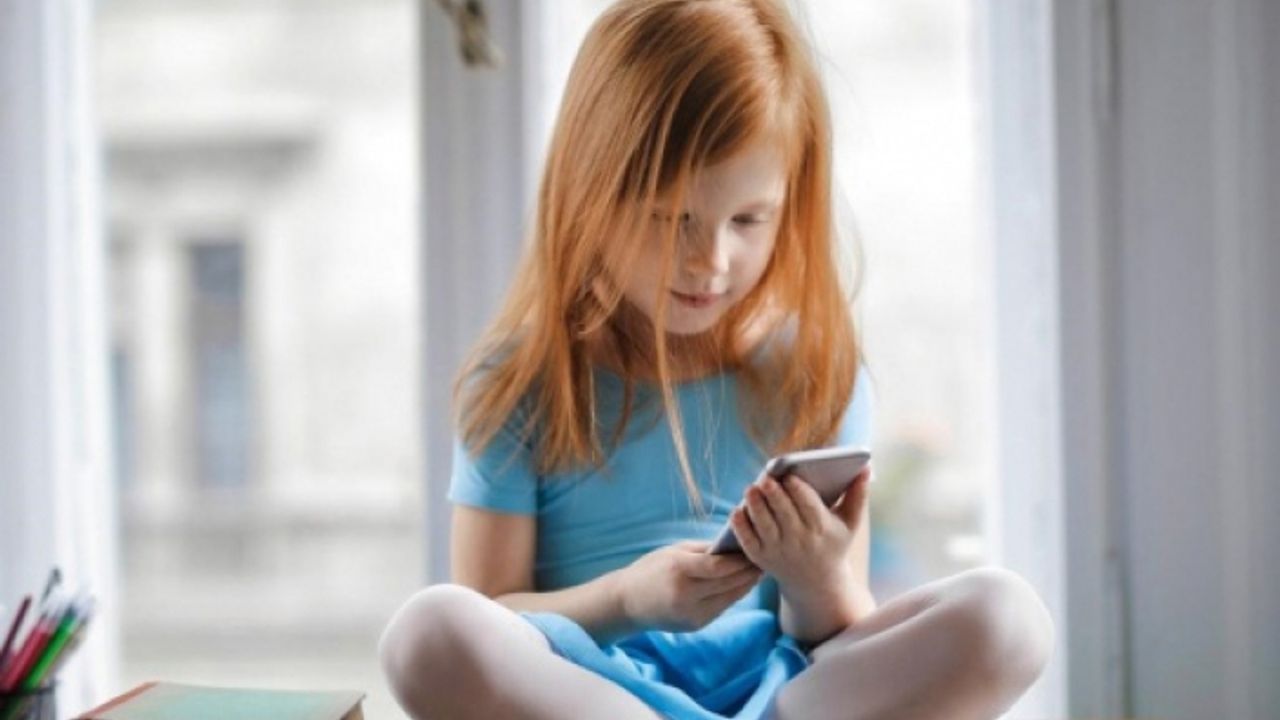 Sosyal medyada büyük tehlike: Çocukların 'like' yarışı