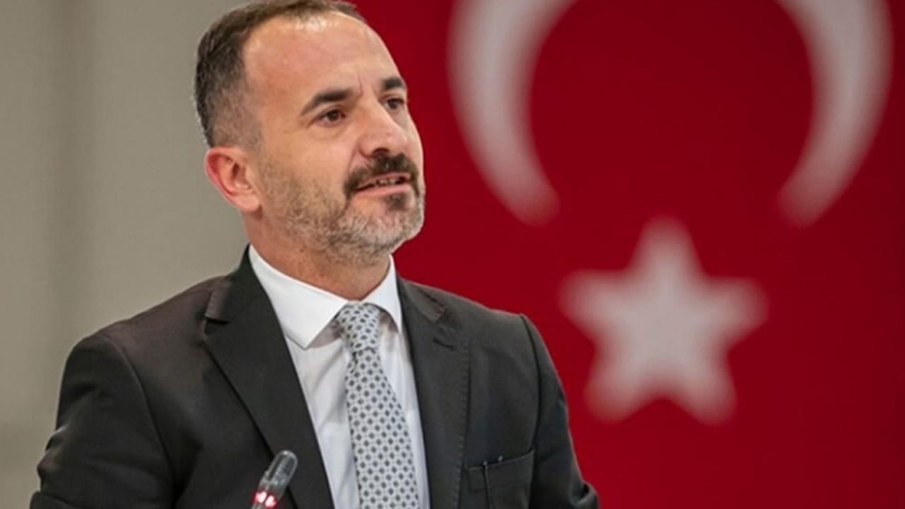 AK Partili Hızal'dan Başkan Soyer'e konferans tepkisi: Bu fotoğraflarla katılın!