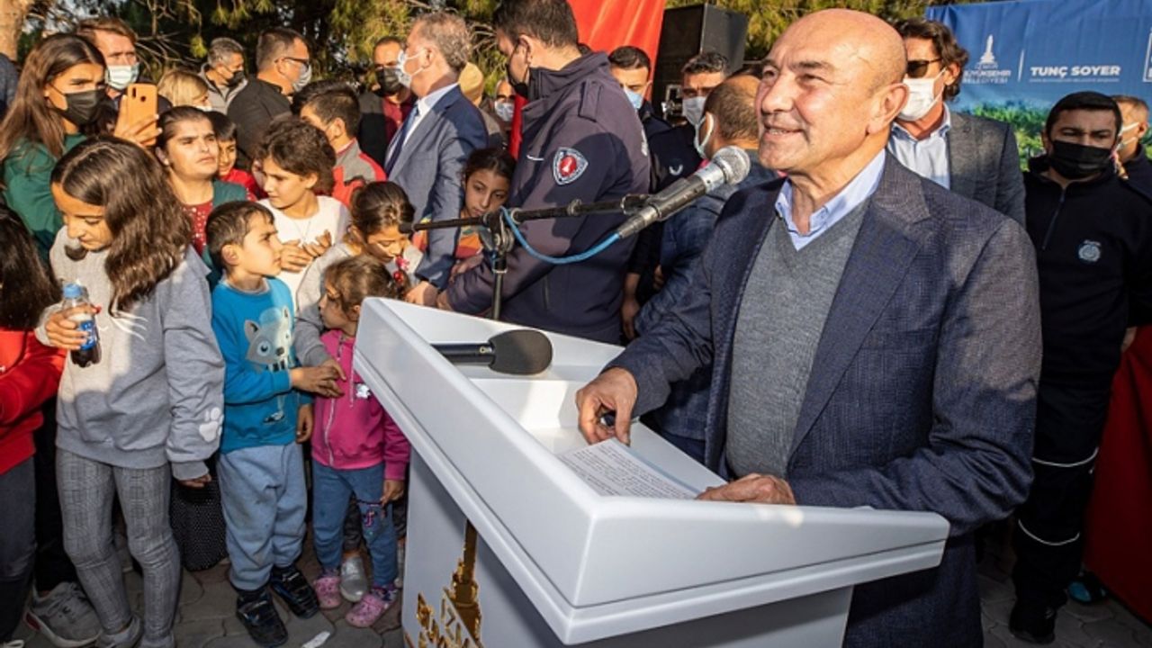 Başkan Soyer Karabağlar’da söz: Kanımızın son damlasına kadar emrinizdeyiz