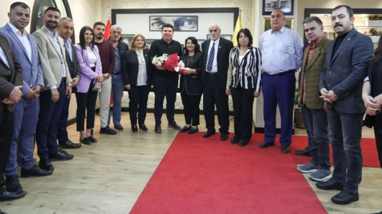 CHP Buca’dan Başkan Erhan Kılıç’a tam kadro ziyaret