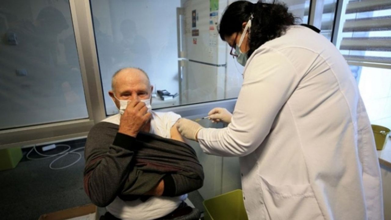 Hatırlatma dozu uygulaması İzmir'de başladı