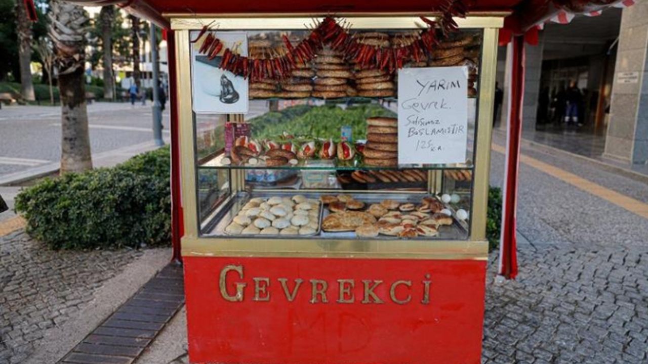 İzmir'de yarım gevrek satışı başladı