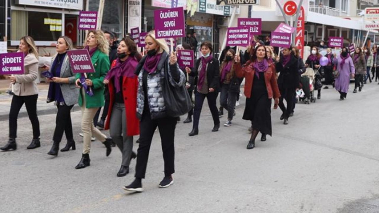 Menderes’te kadınlar şiddete karşı bir oldu