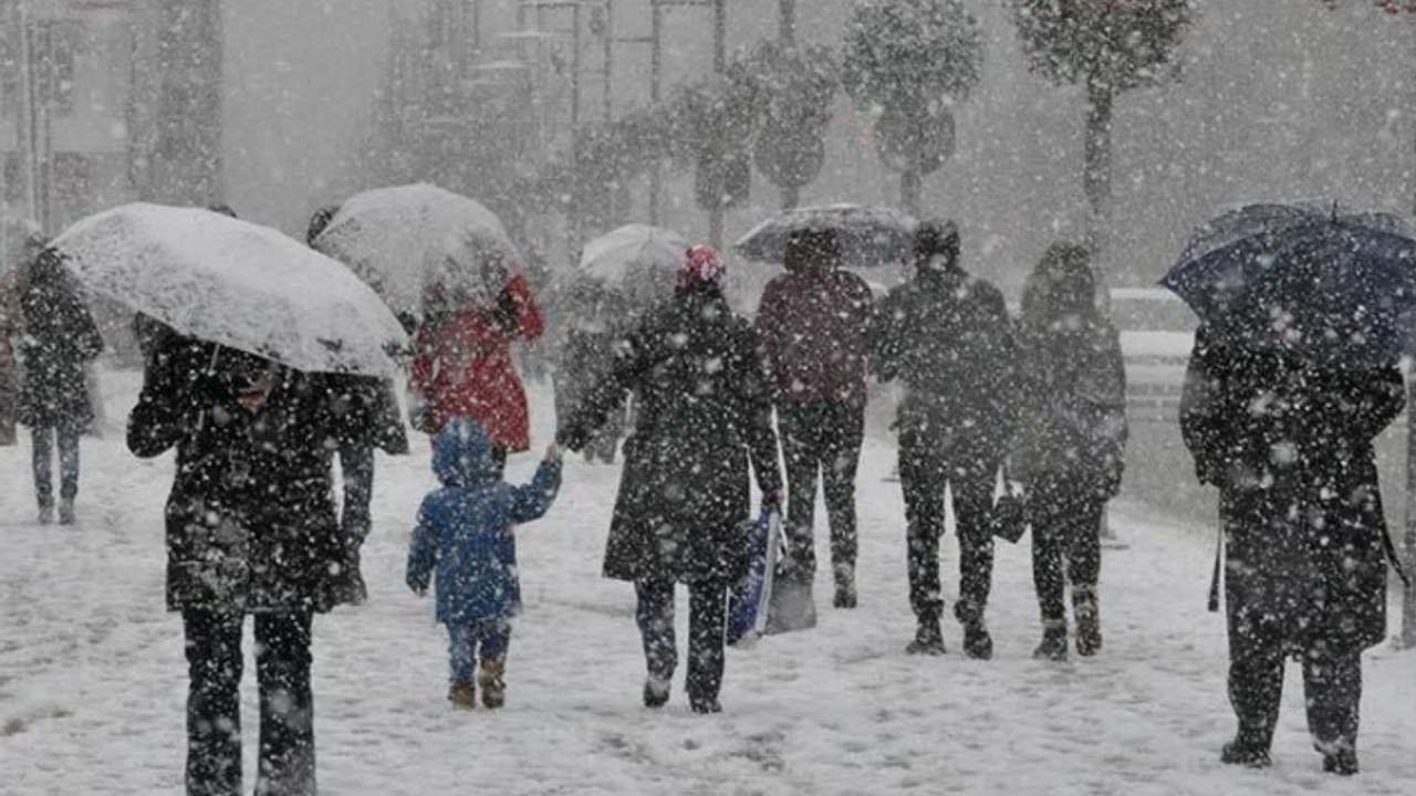 AFAD'dan 'Zorunlu olmadıkça dışarı çıkmayın' uyarısı