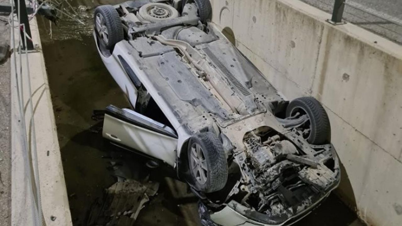 Aliağa'da otomobil su kanalına düştü: 1 yaralı