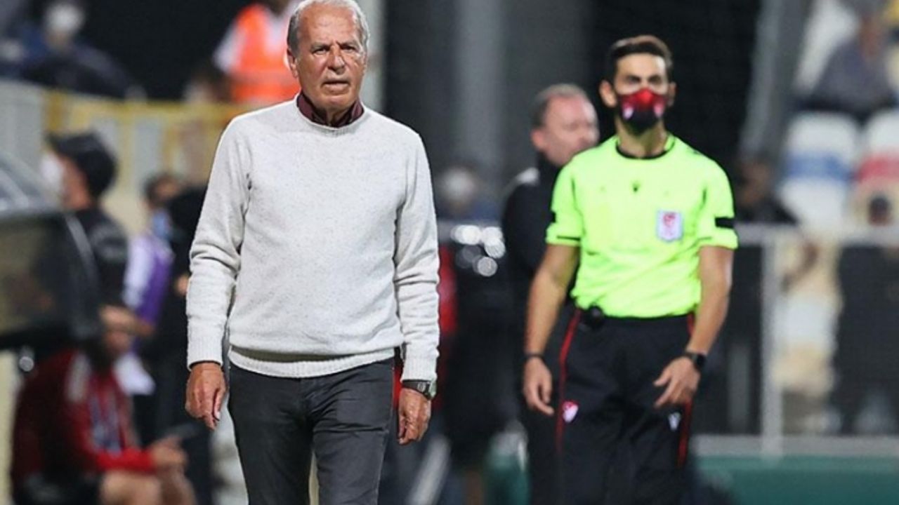 Altay'da Mustafa Denizli istifa etti