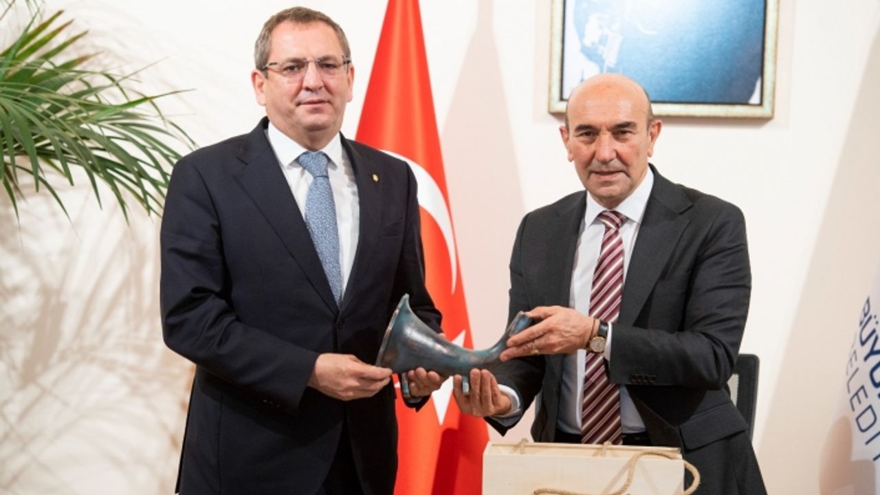 Başkan Soyer Ayvalık Belediye Başkanı Ergin’i ağırladı