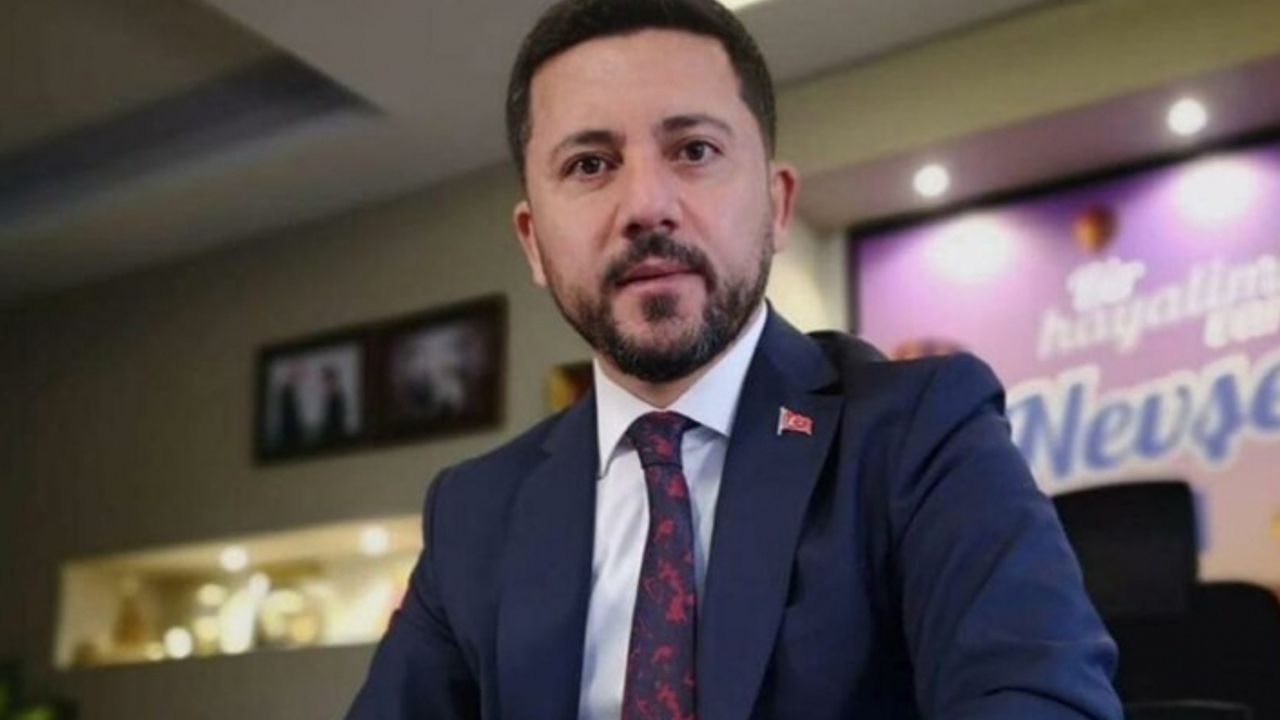 Belediye başkanlığının ardından AKP’den de istifa etti