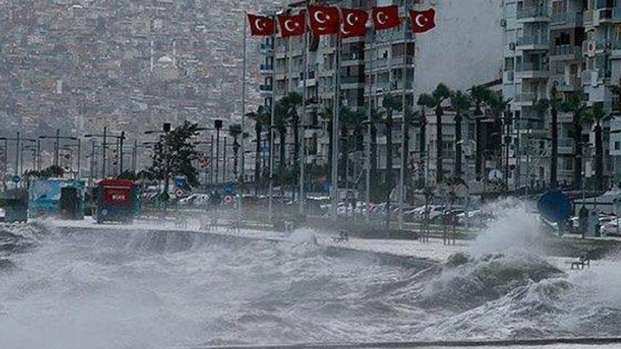 Ege’de fırtına uyarısı: Hızı 75 km’ye ulaşacak