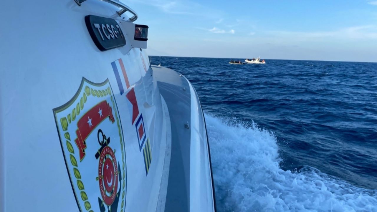 İzmir açıklarında 66 düzensiz göçmen kurtarıldı
