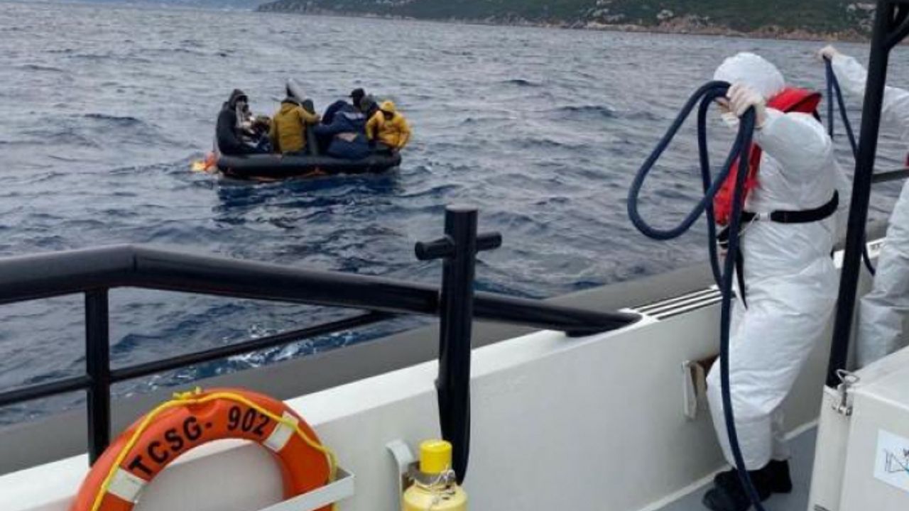 İzmir'de 40 düzensiz göçmen kurtarıldı