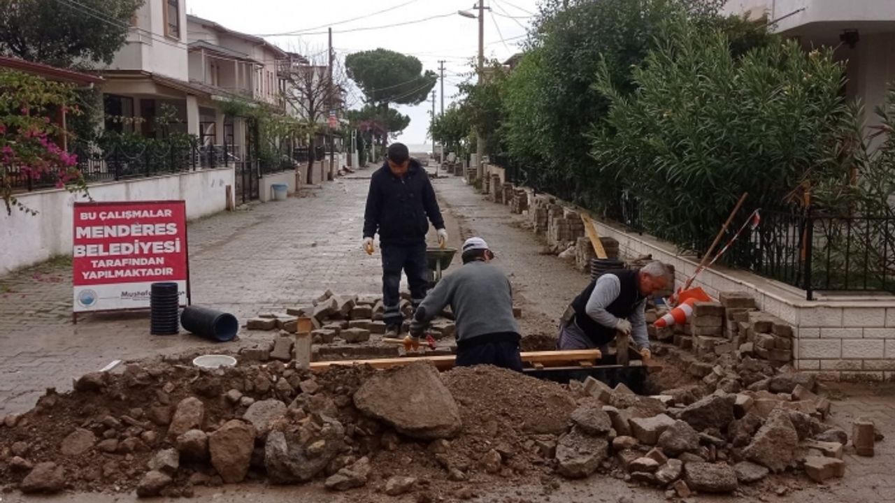 Menderes’teki sahillere bir mevsim değil her mevsim hizmet