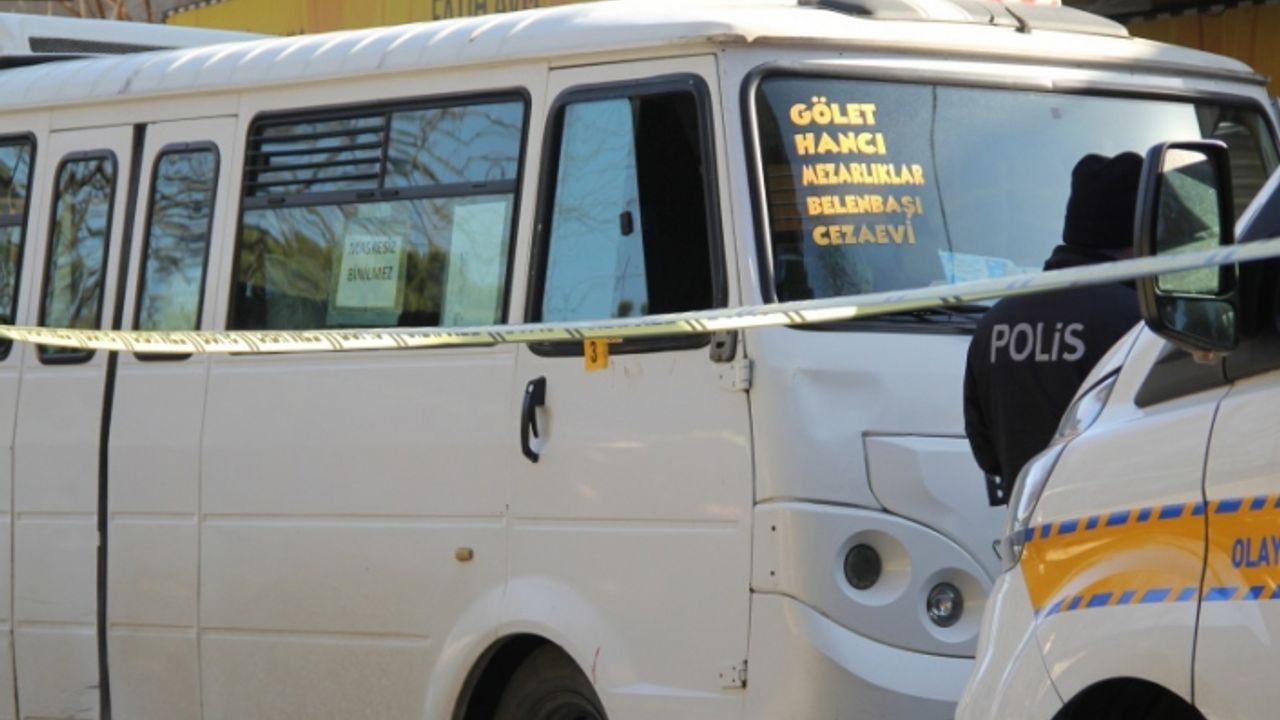 Minibüste çıkan kavga kanlı bitti: 1 ölü