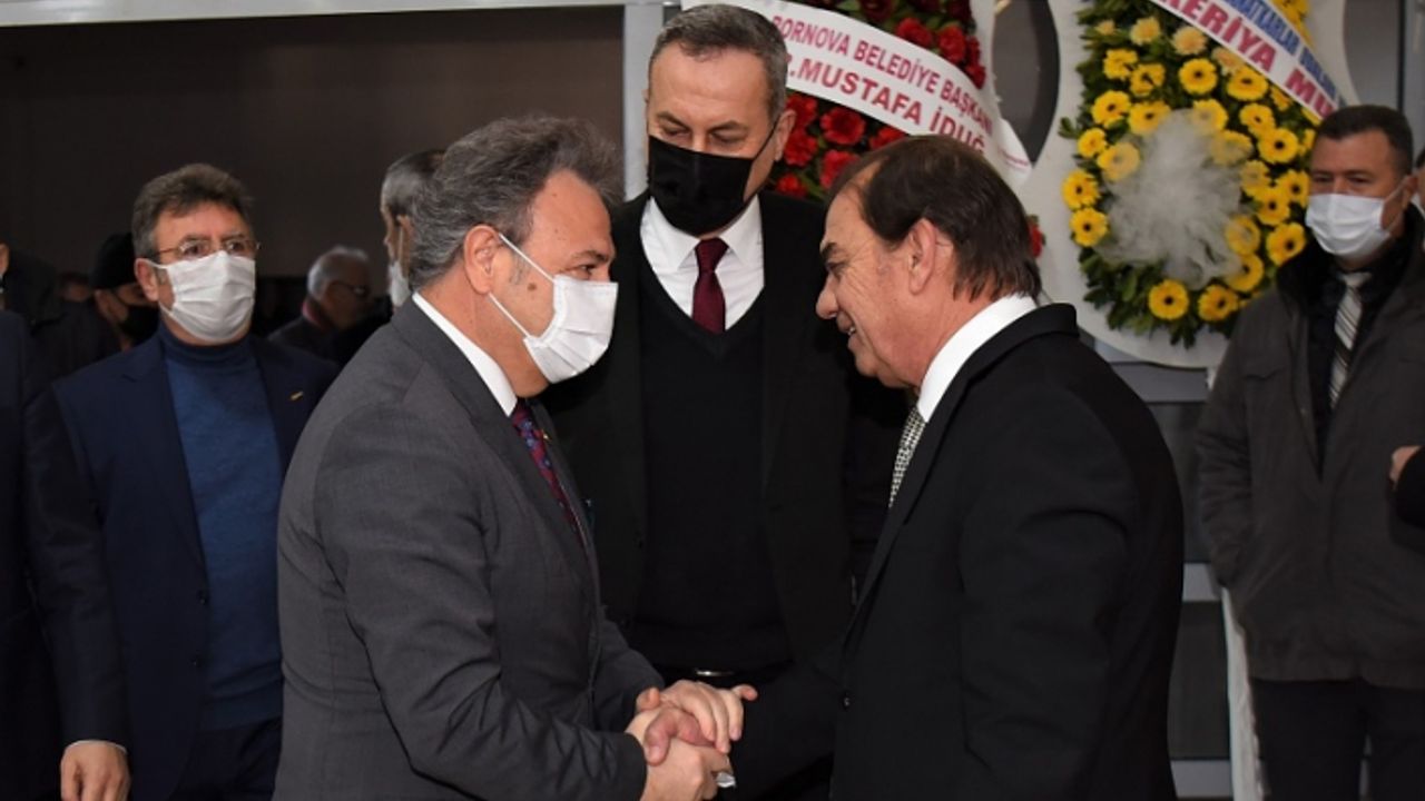 Bornova esnafından Başkan İduğ’a övgü