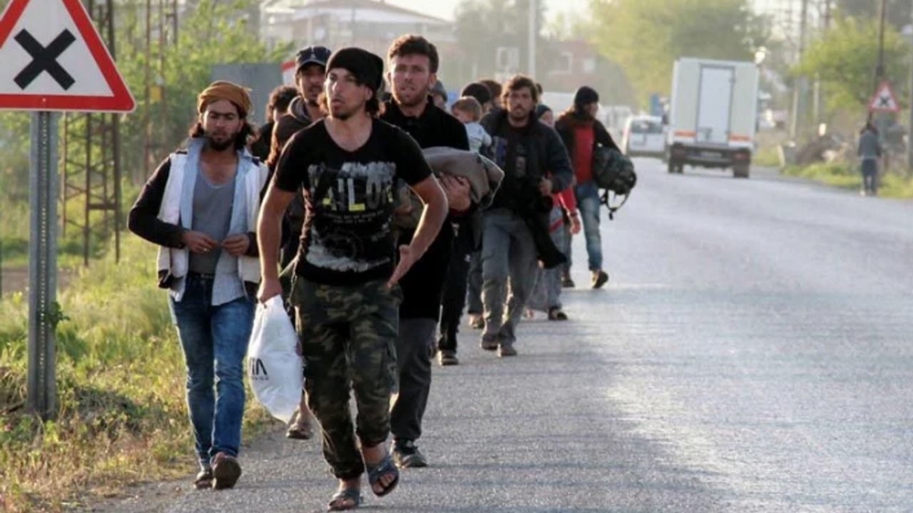 İzmir'deki Suriyelilerin kaçı Türkiye'de kalmak istiyor?